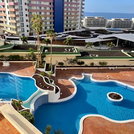 Modern 2-bedroom With Stunning View Apartment